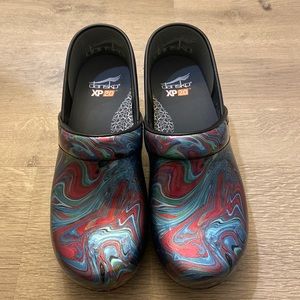 NEW Dansko XP 2.0 Clogs in Marble Swirl. Women US size 7.5-8; European Size 38